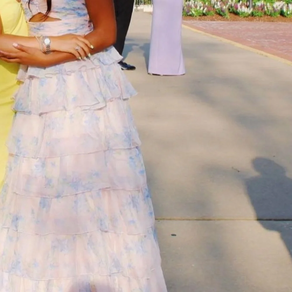 Mac Duggal Ieena Floral Chiffon Ballgown - Picture 4 of 7